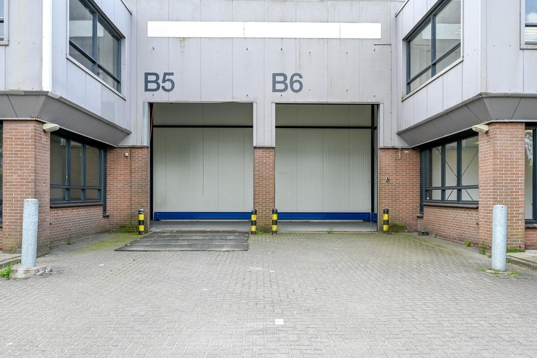 BedrijfsruimteaanHaarlemmerstraatweg 105<br/> inHalfweg