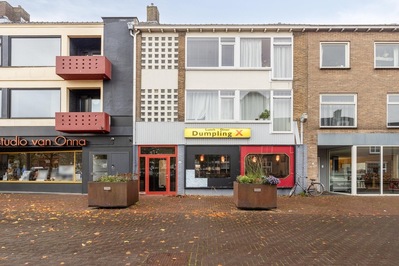 Bekijk foto 1 van J F Kennedyplein 4