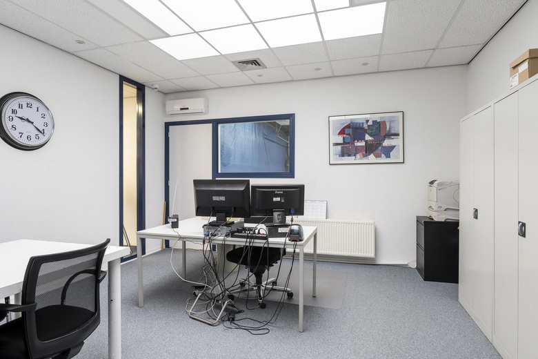 BedrijfsruimteaanKreekweg 16<br/> inVlaardingen