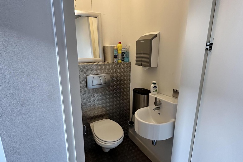 BedrijfsruimteaanNieuw-Zeelandweg 15 A<br/> inAmsterdam BedrijfsruimteaanNieuw-Zeelandweg 15 A<br/> inAmsterdam