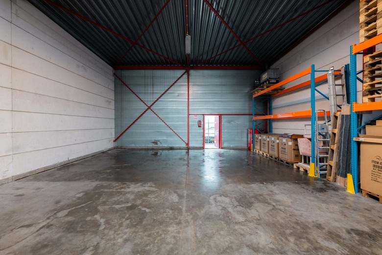 BedrijfsruimteaanEinsteinweg 19 b<br/> inHellevoetsluis