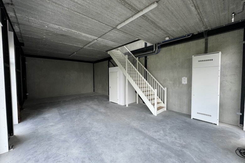 BedrijfsruimteaanJade 120<br/> inDordrecht BedrijfsruimteaanJade 120<br/> inDordrecht
