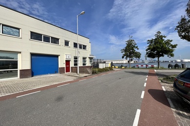 Bekijk foto 2 van Moezelhavenweg 67
