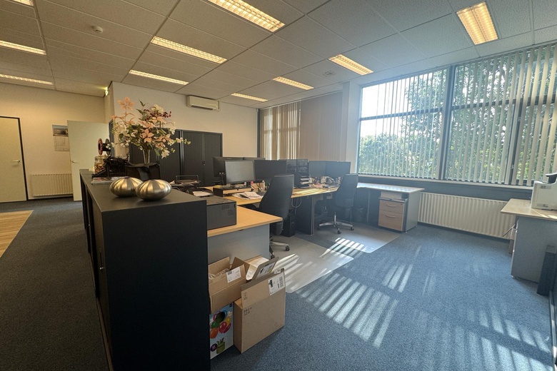 WinkelruimteaanMarkerkant 10 136 E<br/> inAlmere WinkelruimteaanMarkerkant 10 136 E<br/> inAlmere