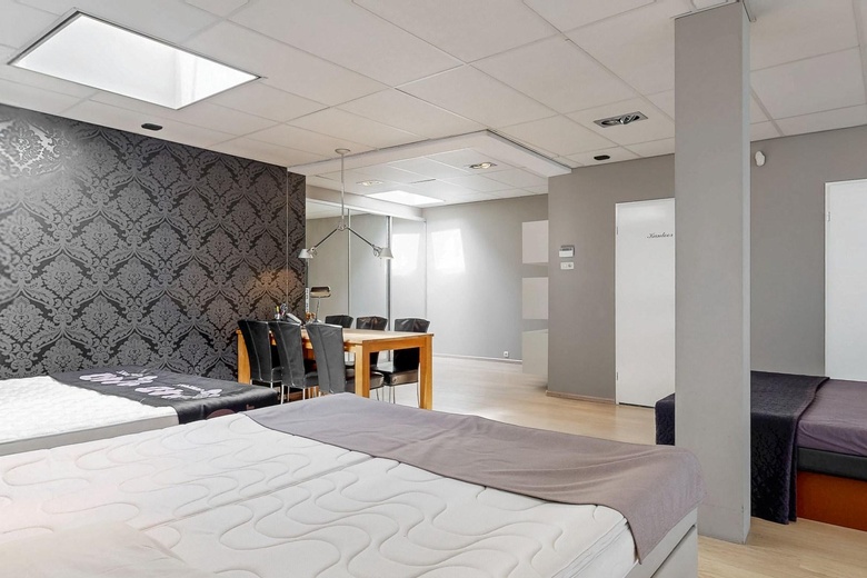 WinkelruimteaanSchuitenberg 6<br/> inRoermond WinkelruimteaanSchuitenberg 6<br/> inRoermond