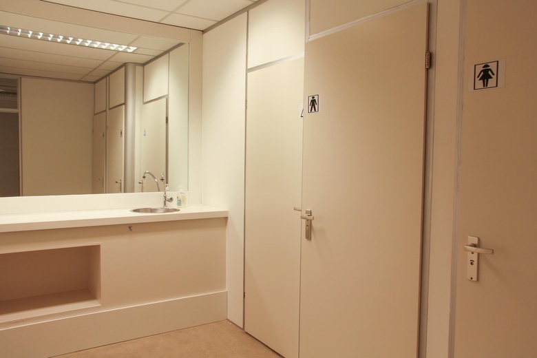 KantoorruimteaanAnthony van Hobokenstraat 8 - 10<br/> inRhoon KantoorruimteaanAnthony van Hobokenstraat 8 - 10<br/> inRhoon