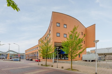Bekijk foto 2 van Stationsplein 5 D