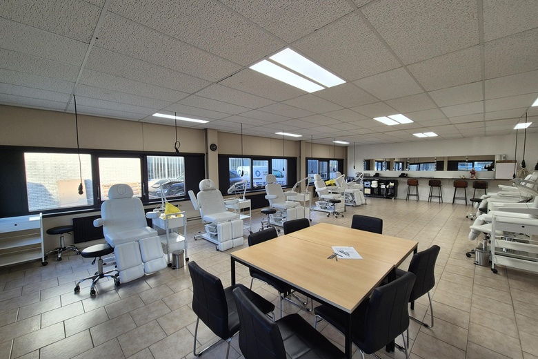 Kantoorruimteaande Oude Veiling 72<br/> inZwaag