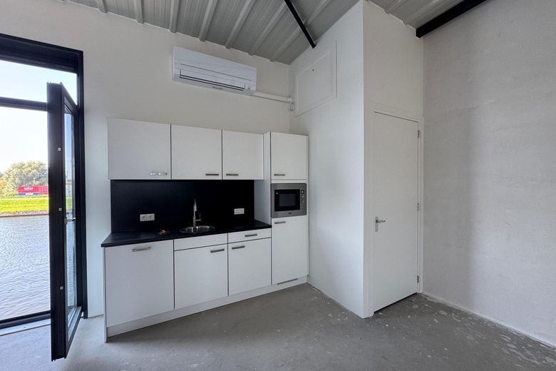 BedrijfsruimteaanRieteweg 64<br/> inZwolle BedrijfsruimteaanRieteweg 64<br/> inZwolle