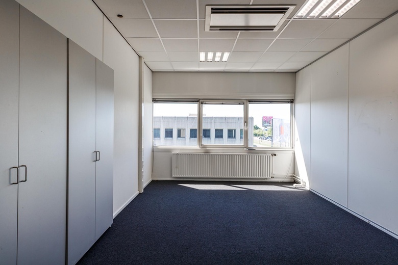 KantoorruimteaanMeidoornkade 18<br/> inHouten