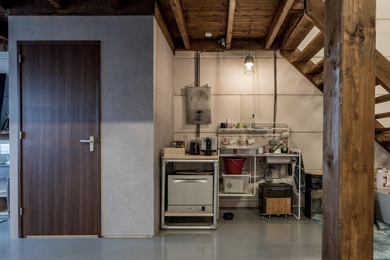 BedrijfsruimteaanMommesstraat 8<br/> inSevenum