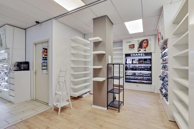 WinkelruimteaanGrietsestraat 46<br/> inZevenaar WinkelruimteaanGrietsestraat 46<br/> inZevenaar