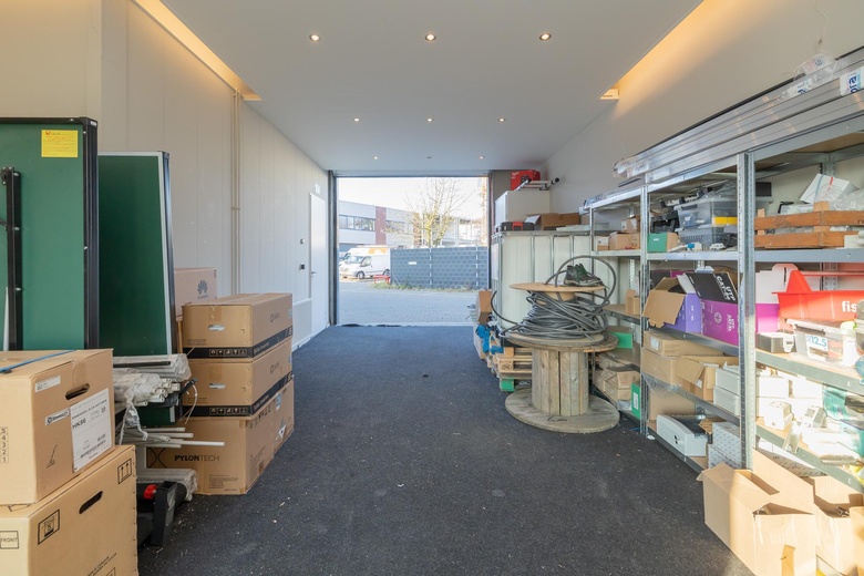 BedrijfsruimteaanVennestraat 11 V<br/> inLisse BedrijfsruimteaanVennestraat 11 V<br/> inLisse