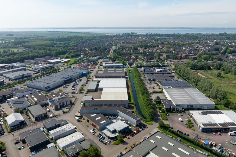 BedrijfsruimteaanEinsteinweg 19 b<br/> inHellevoetsluis