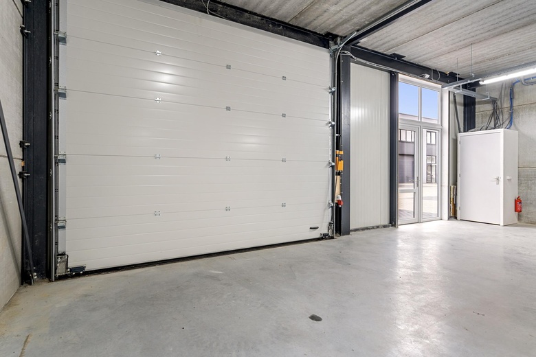 BedrijfsruimteaanExpeditieweg 8 r<br/> inAndelst