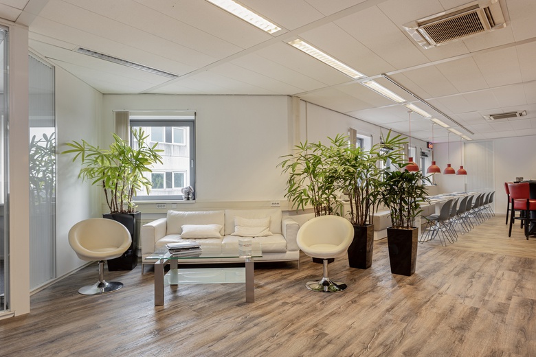 KantoorruimteaanWaalhaven Z.z. 12 A<br/> inRotterdam