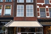 Bekijk foto 1 van eenheid 1 aan de Markt 28 in Delft