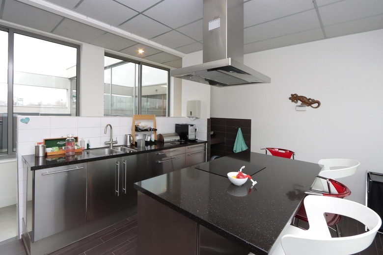 BedrijfsruimteaanDe Huchtstraat 14<br/> inAlmere BedrijfsruimteaanDe Huchtstraat 14<br/> inAlmere