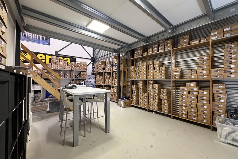 BedrijfsruimteaanDe Plaats 33 A<br/> inHendrik-Ido-Ambacht