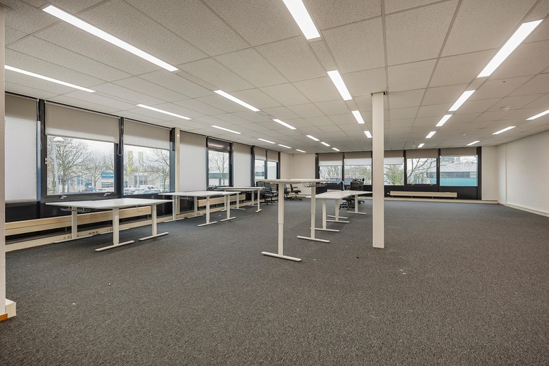 BedrijfsruimteaanParellaan 24<br/> inHoofddorp