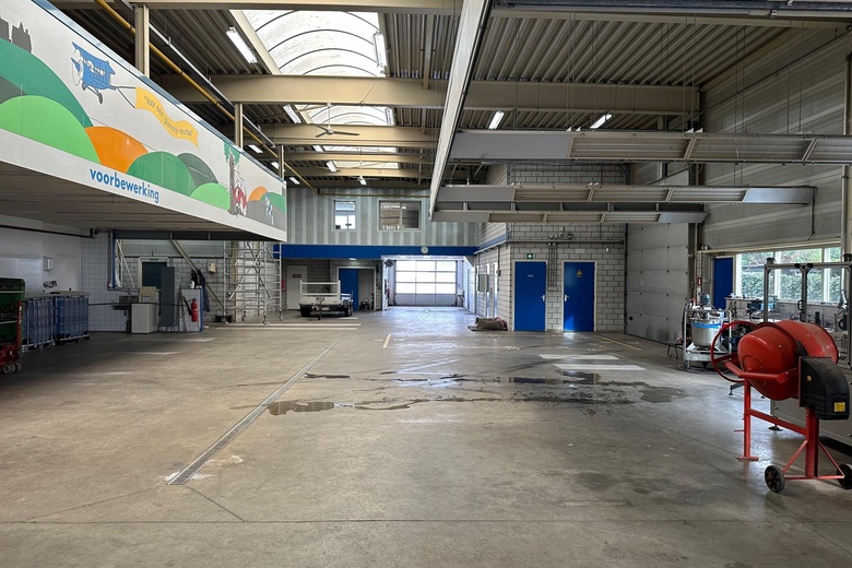 BedrijfsruimteaanHermansstraat 17<br/> inHoeven BedrijfsruimteaanHermansstraat 17<br/> inHoeven