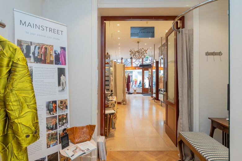 WinkelruimteaanHaarlemmerstraat 18<br/> inLeiden WinkelruimteaanHaarlemmerstraat 18<br/> inLeiden