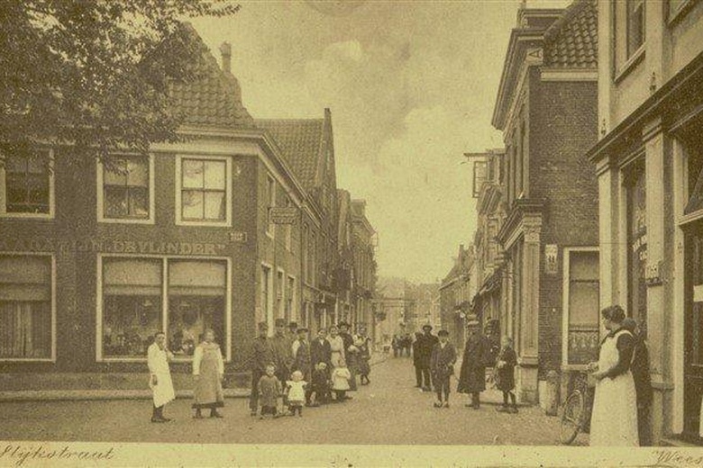 WinkelruimteaanSlijkstraat 37<br/> inWeesp WinkelruimteaanSlijkstraat 37<br/> inWeesp