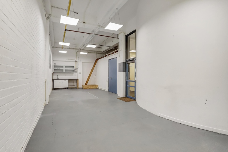 BedrijfsruimteaanStanderdmolen 20<br/> inHouten