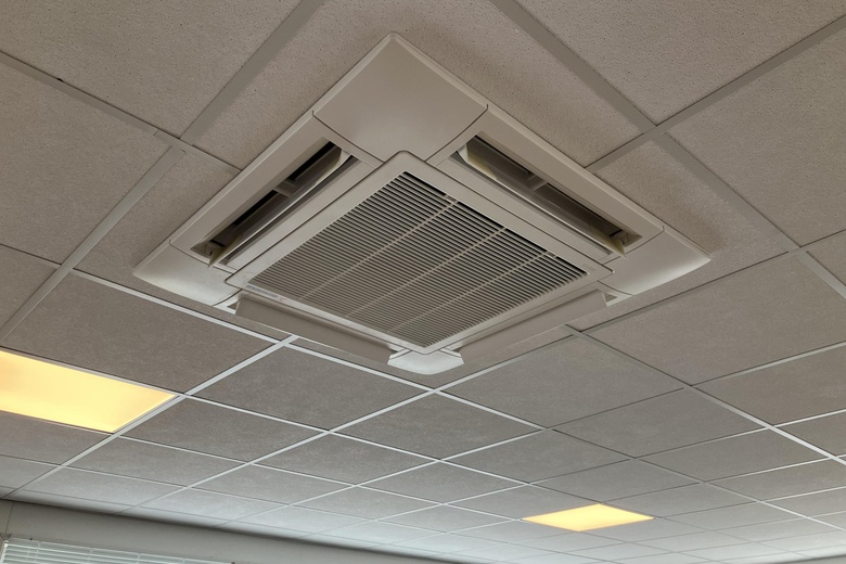 BedrijfsruimteaanPeppelkade 15 a<br/> inHouten