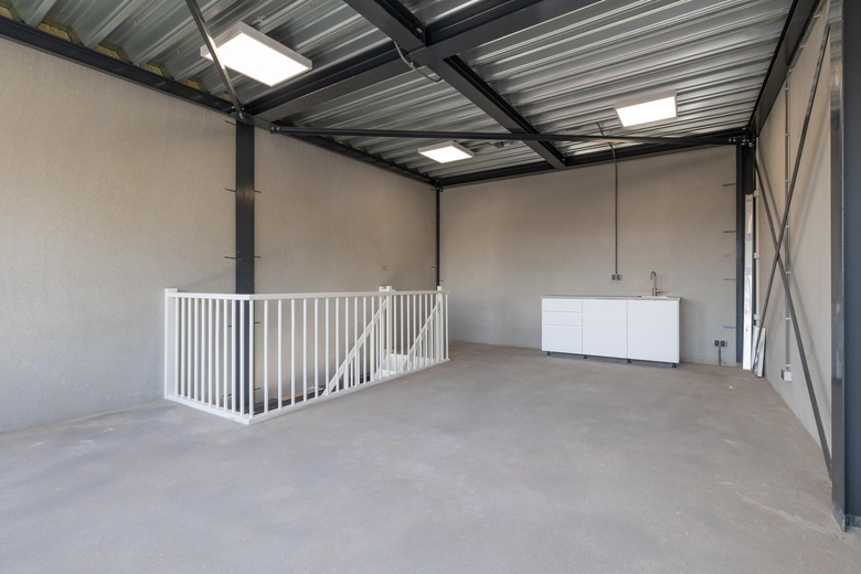 BedrijfsruimteaanHogeweyselaan 201 E<br/> inWeesp