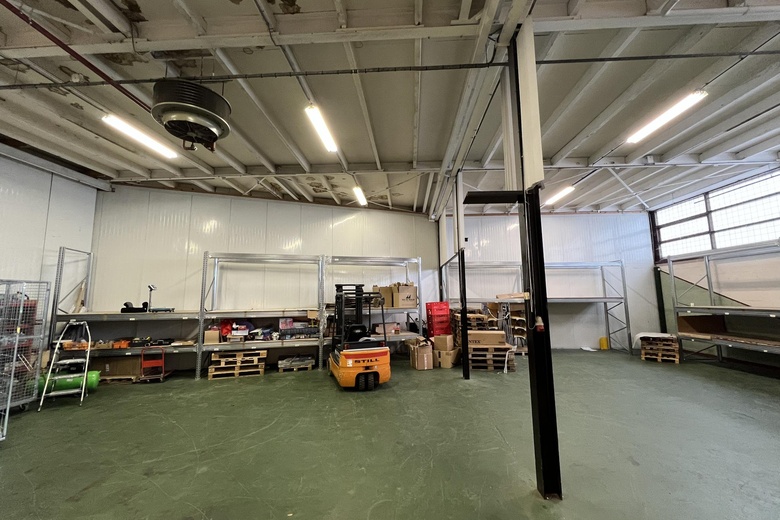 BedrijfsruimteaanMon Plaisir 15 A<br/> inEtten-Leur BedrijfsruimteaanMon Plaisir 15 A<br/> inEtten-Leur