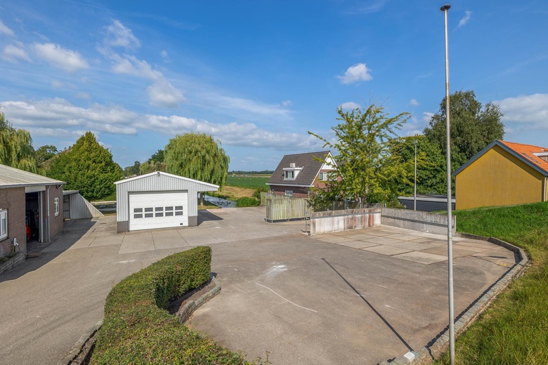 BedrijfsruimteaanMolendijk 38<br/> inKrimpen aan de Lek