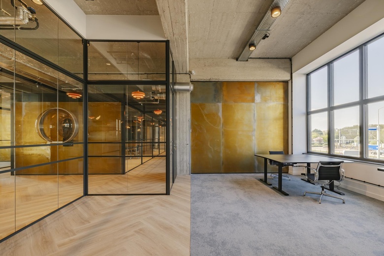 BedrijfsruimteaanHaarlemmerstraatweg 13<br/> inHalfweg