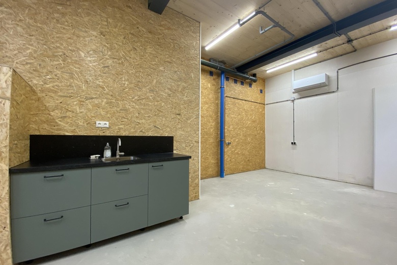 BedrijfsruimteaanEnergiestraat 2 13<br/> inHattem BedrijfsruimteaanEnergiestraat 2 13<br/> inHattem
