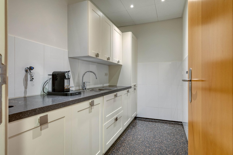 KantoorruimteaanAmbachtsweg 46<br/> inHuizen