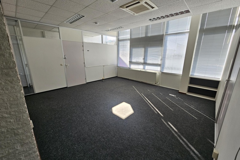 BedrijfsruimteaanNijverheidsstraat 16<br/> inEmmen