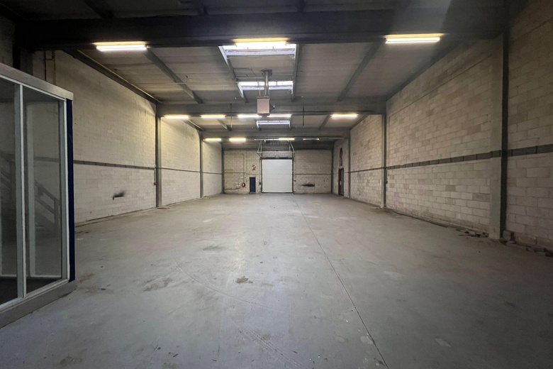 BedrijfsruimteaanKamerlingh Onnesweg 18<br/> inDordrecht