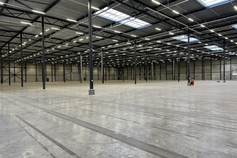 BedrijfsruimteaanKoerilenstraat 9<br/> inMaasvlakte Rotterdam