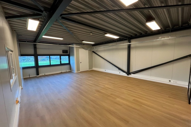 BedrijfsruimteaanMiddelweg 53<br/> inNieuwkuijk