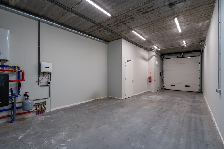 BedrijfsruimteaanEemmeerlaan 2 L<br/> inWeesp