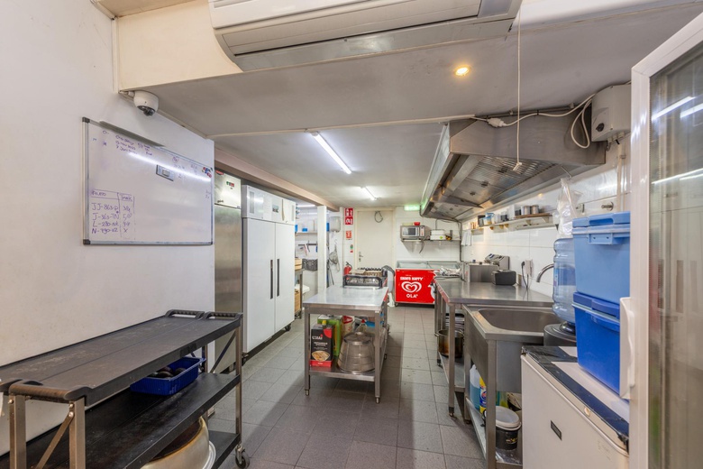 WinkelruimteaanE.du Perronstraat 34<br/> inWeesp