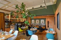 Bekijk foto 3 van Spoorweglaan 4