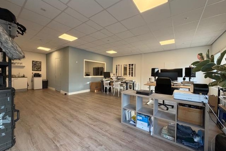 BedrijfsruimteaanParallelweg 33<br/> inVolendam