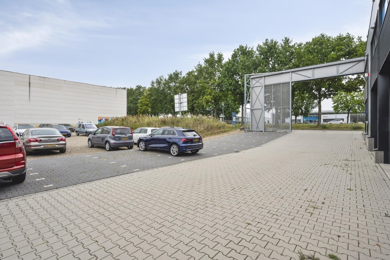 BedrijfsruimteaanBergerweg 140<br/> inSittard BedrijfsruimteaanBergerweg 140<br/> inSittard
