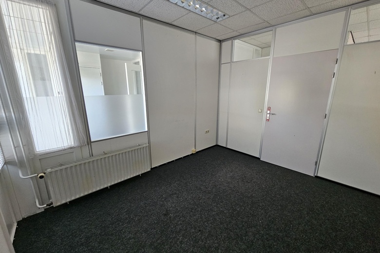 BedrijfsruimteaanNijverheidsstraat 16<br/> inEmmen