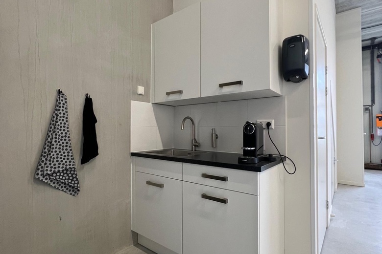 BedrijfsruimteaanLelystraat 60 h<br/> inSliedrecht