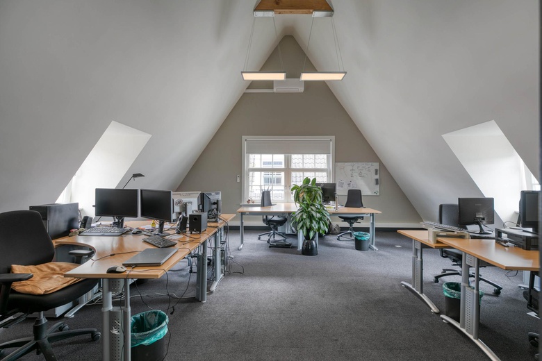 KantoorruimteaanZwaardklamp 3<br/> inHuizen KantoorruimteaanZwaardklamp 3<br/> inHuizen