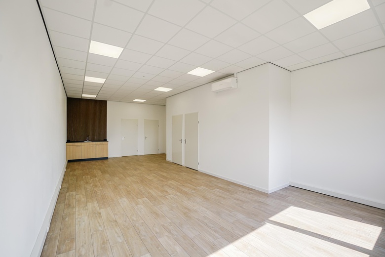 BedrijfsruimteaanMiddelblok 136 d<br/> inGouderak