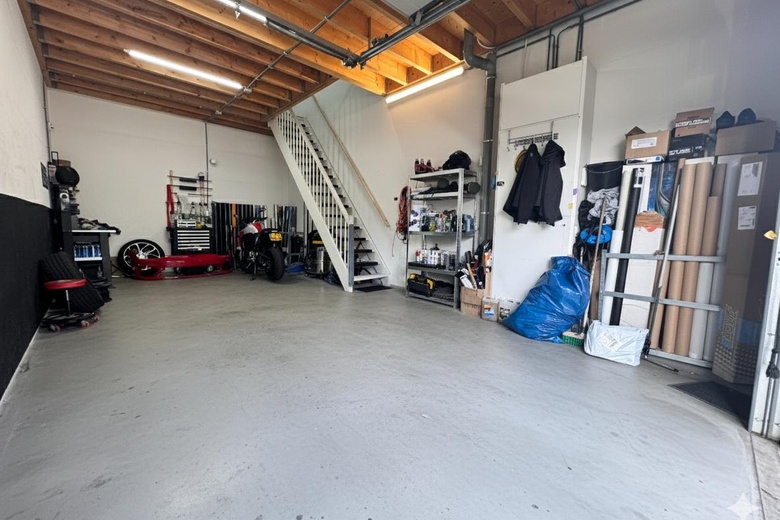 BedrijfsruimteaanZandzuigerstraat 76<br/> inAlmere