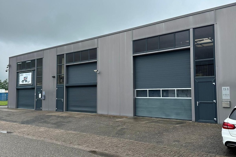 Bedrijfsruimteaande Sluis 15 2<br/> inDussen Bedrijfsruimteaande Sluis 15 2<br/> inDussen